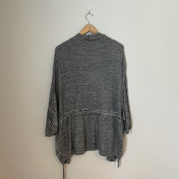 Lululemon grey shawl sweater size 4 - Picture 2 of 5